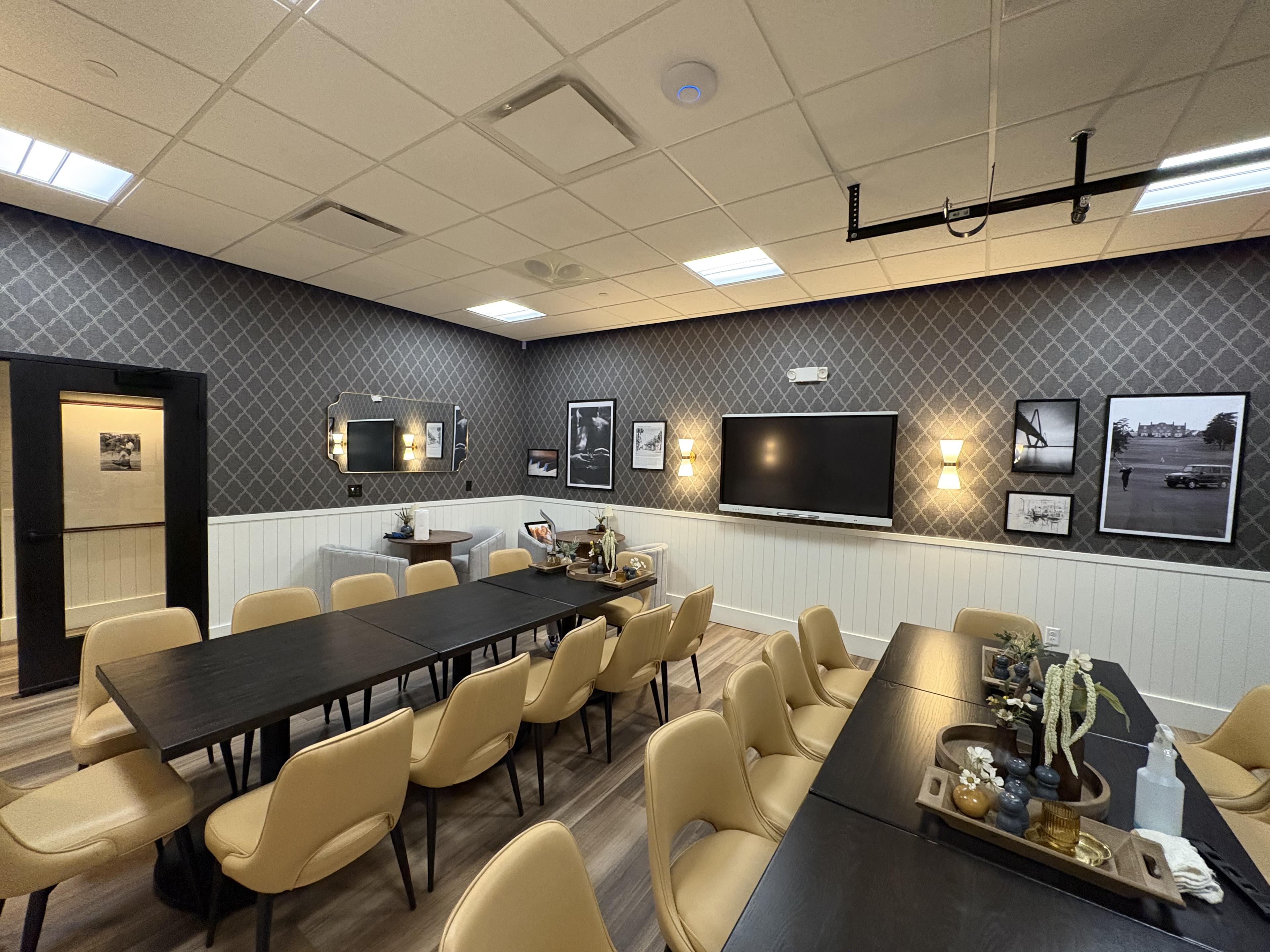 The Fairways at GLC party room